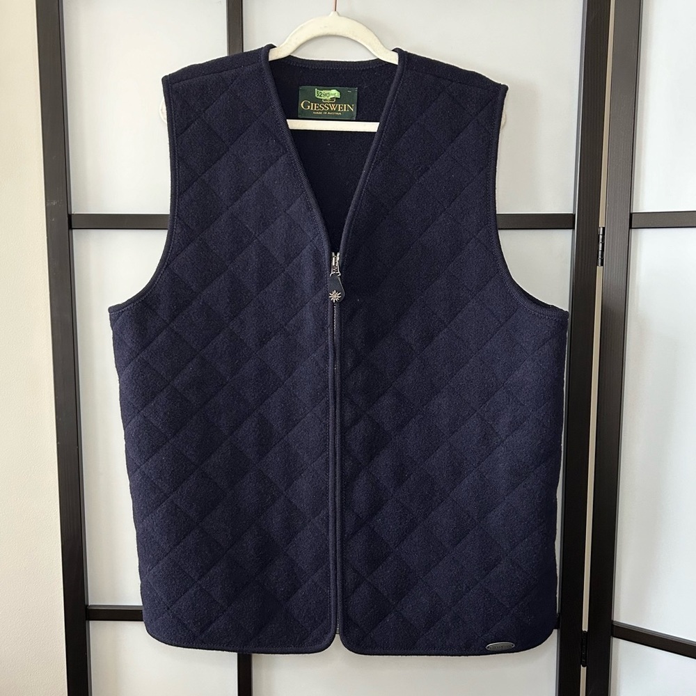 [16] Giesswein Austria Navy Blue Quilted 100% Pure New Wool Zippered Vest Women